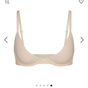 Skims fits everybody plunge bra